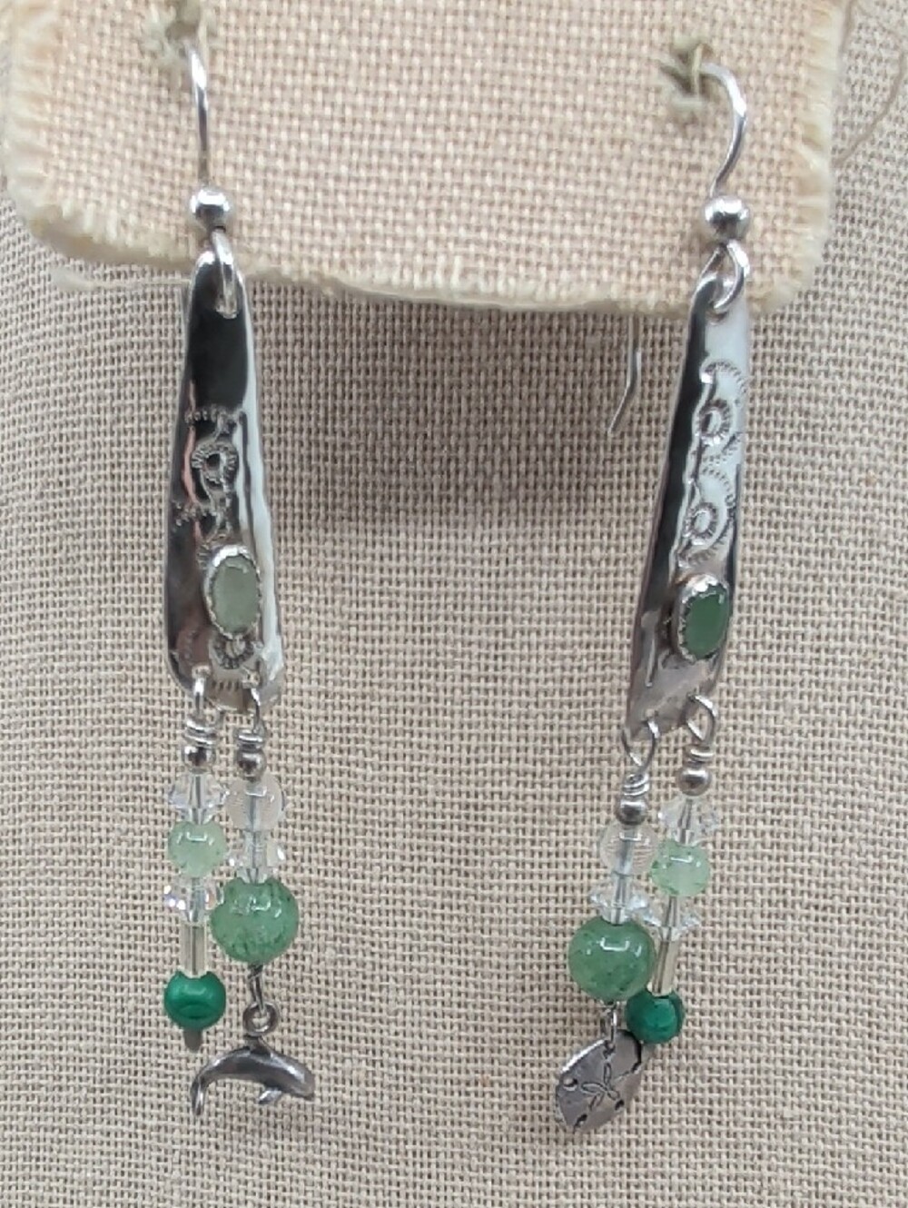 Vintage 925 Sterling Silver Green Stone Dolphin Sand Dollar Dangle Earrings - Picture 9 of 17